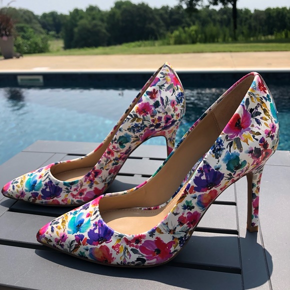 G.I.L.I. Shoes - Beautiful G.I.L.I heels! 💐🌼🌺🌹